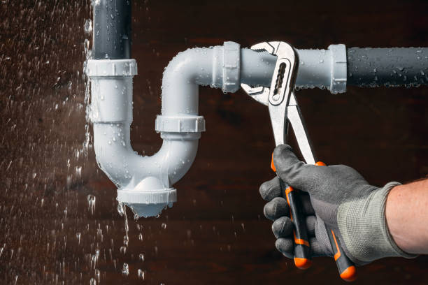Professional Leak Detection technician working in Versailles, MO